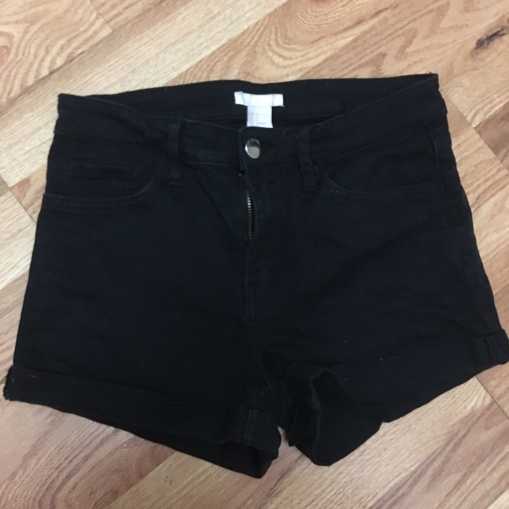 h&m black jean shorts